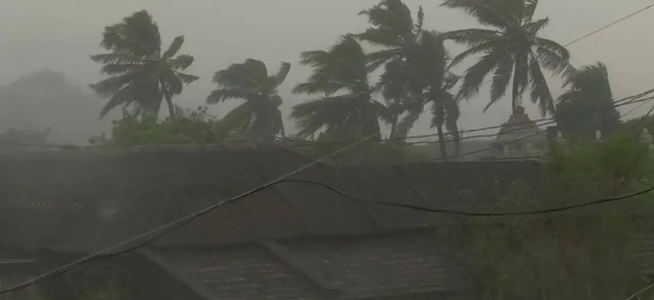 As Tamil Nadu braces for Gaja, here is the timeline of five cyclone storms in India