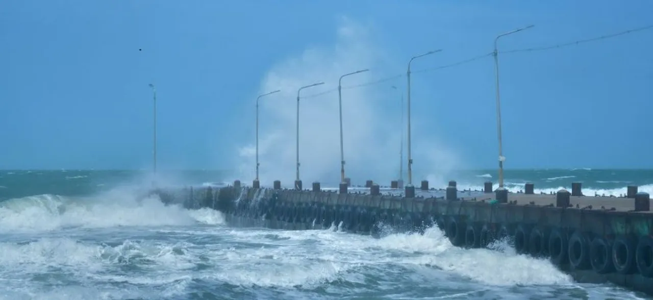 Cyclone Gaja wreaks havoc across Tamil Nadu, death toll climbs to 33, relief operations on