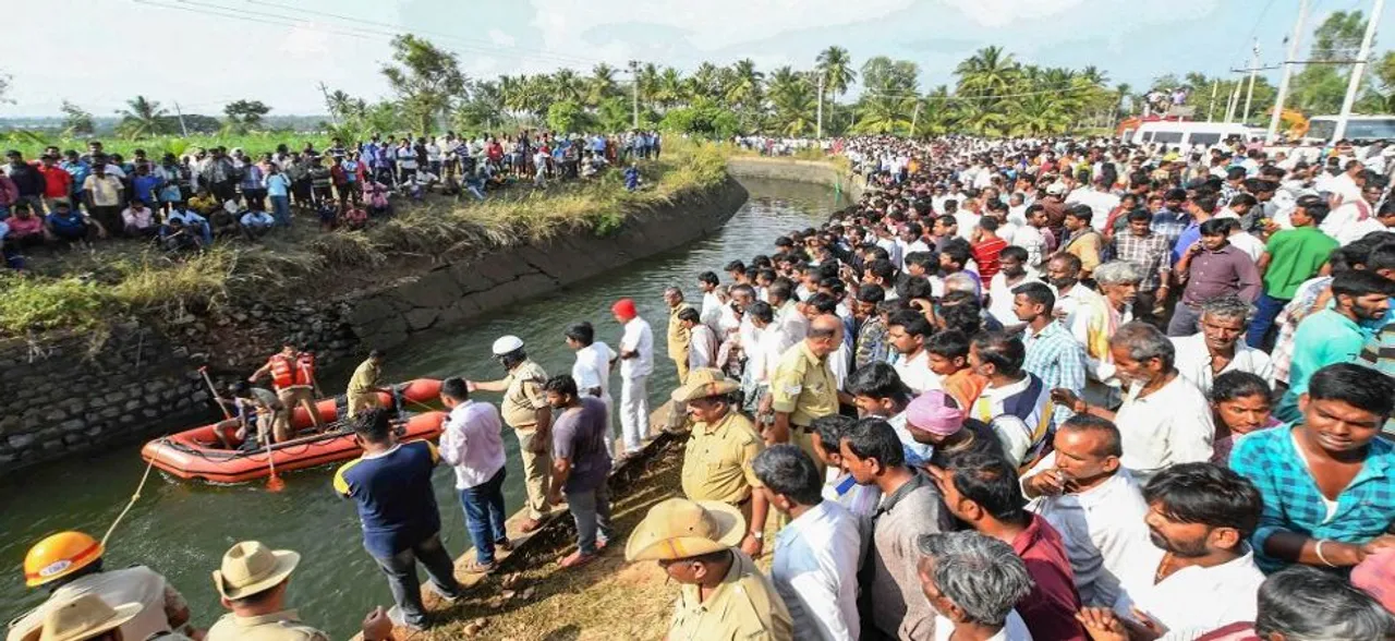 30 killed as bus falls into canal in Karnataka's Mandya, Kumaraswamy announces ex-gratia for keen of deceased