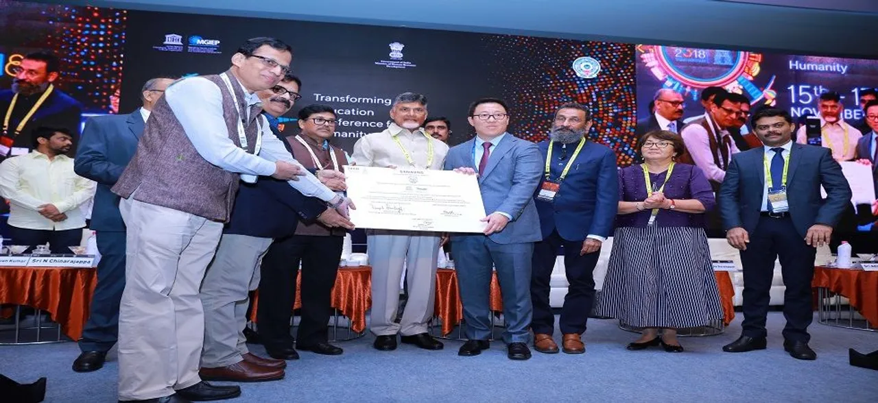 Samsung to set up â€˜Smart Classâ€™ at 14 colleges in Andhra Pradesh