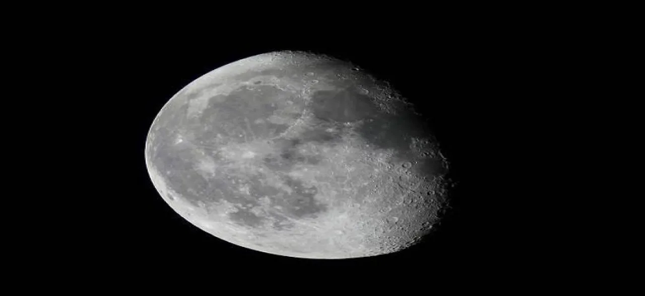 Moon rocks sold for $855,000 in US auction
