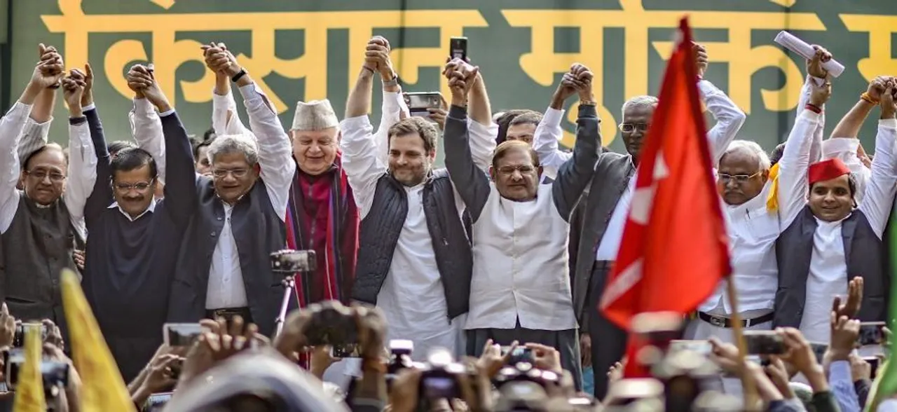 Rahul Gandhi, Arvind Kejriwal share stage for first time, join farmers' protest at Jantar Mantar