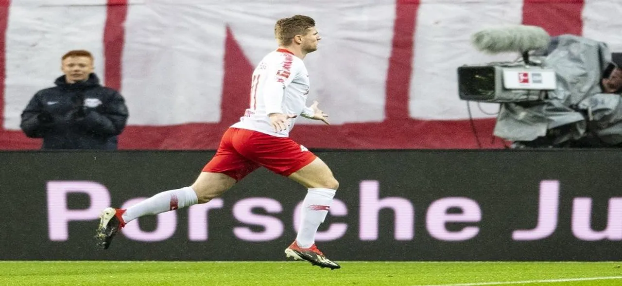 Borussia Dortmund extend lead in Bundesliga to seven points, Bayern Munich slip to fourth