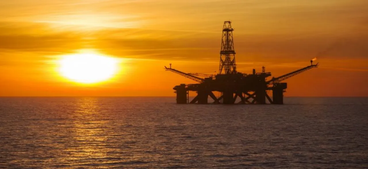 Amid rift with United States, Iran President Hassan Rouhani threatens to cut off Gulf oil