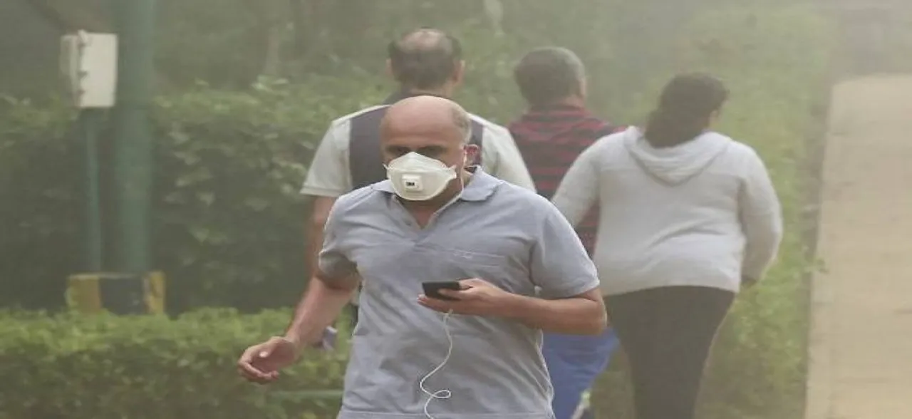 Air quality â€˜severeâ€™ in Delhi, NGT fines AAP government 