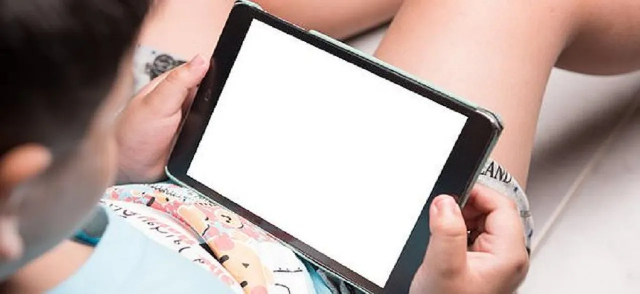 France bans all children under 15 from using smartphones in school