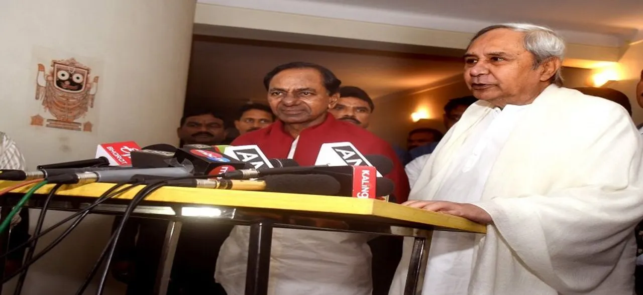 K Chandrashekar Rao meets Naveen Patnaik, stresses on non-BJP, non-Congress front 