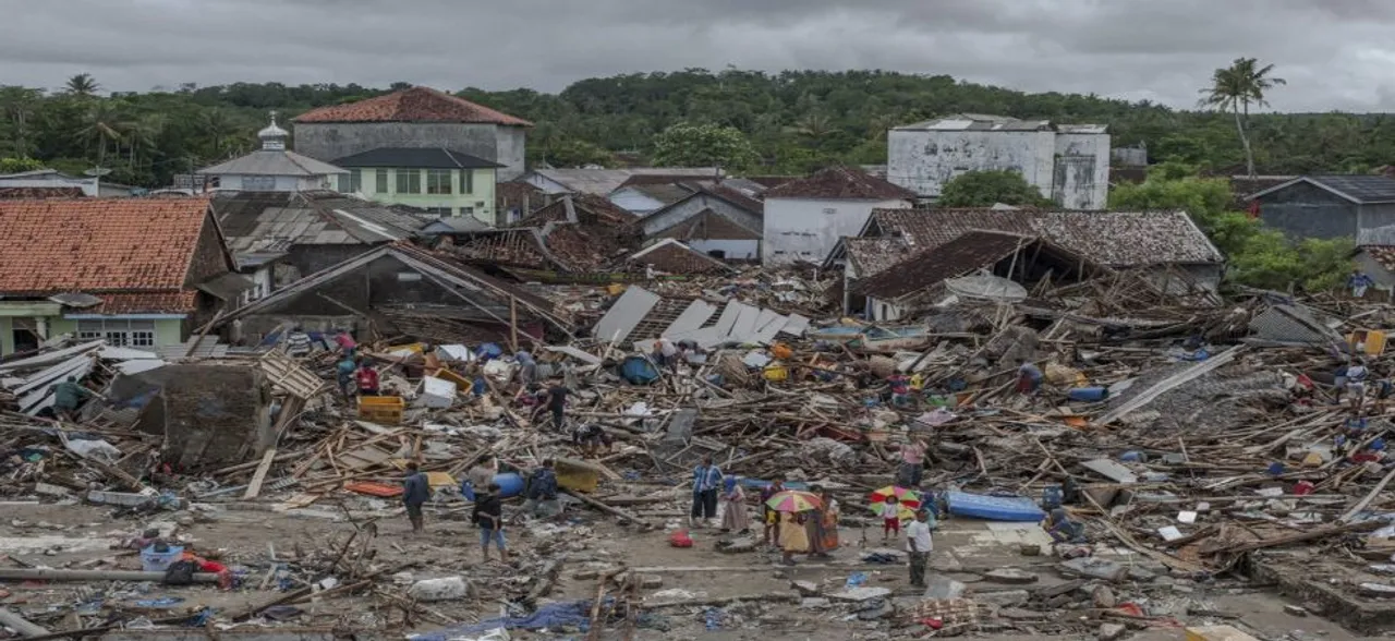 Indonesia Tsunami death count rises to 373, efforts to collect bodies intensify