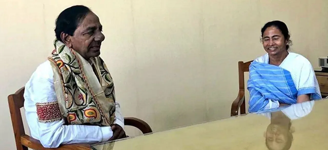 Anti-BJP Federal Front minus Congress on cards as KCR meets Mamata Banerjee in Kolkata today