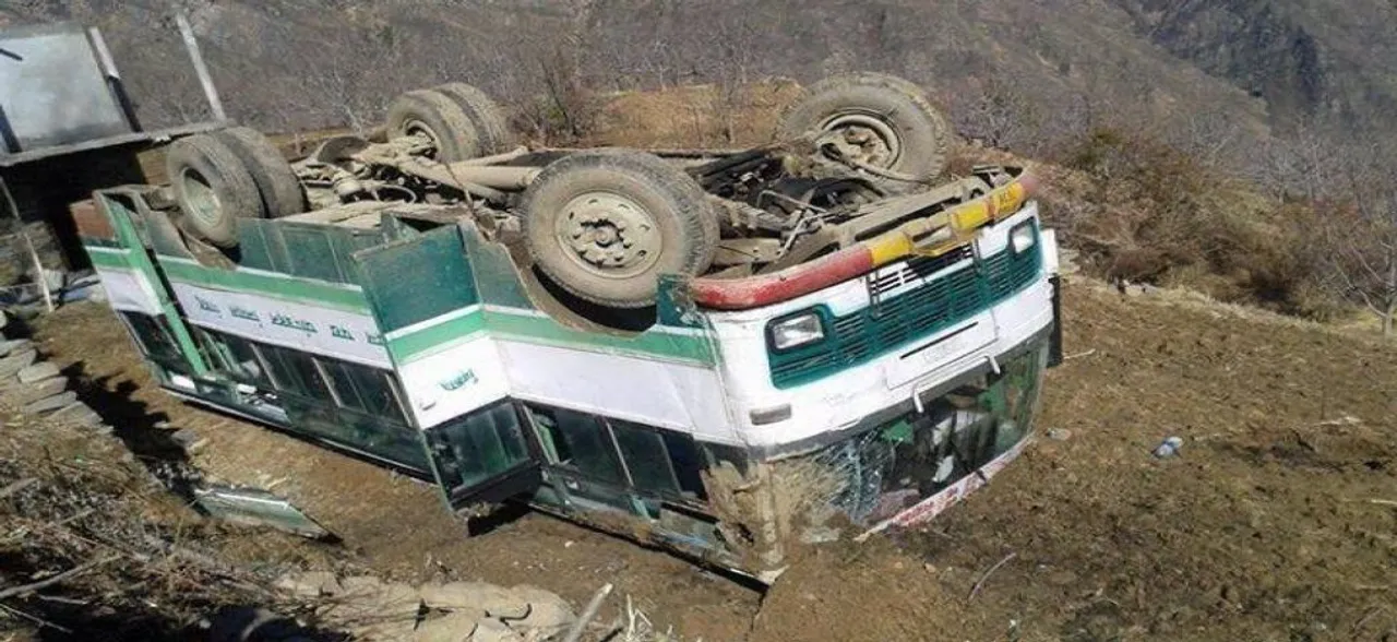 2 dead, 25 injured as HRTC bus falls into gorge in Himachal Pradesh
