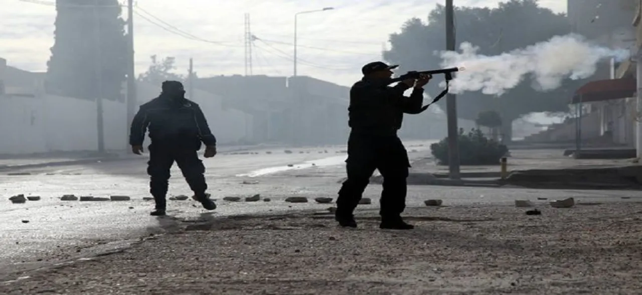 Tunisia clashes spread over tough living conditions