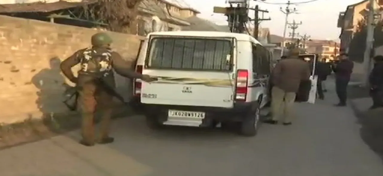 Srinagar: Suspected terrorists loot AK-47 rifles from Congress MLC Muzaffar Parray's residence 