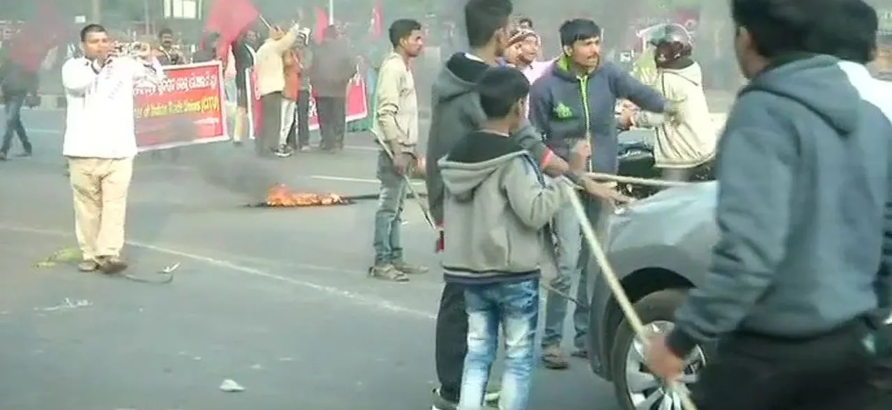 Bharat Bandh: Police detain CPM workers in Kolkata, railway lines blocked in Howrah