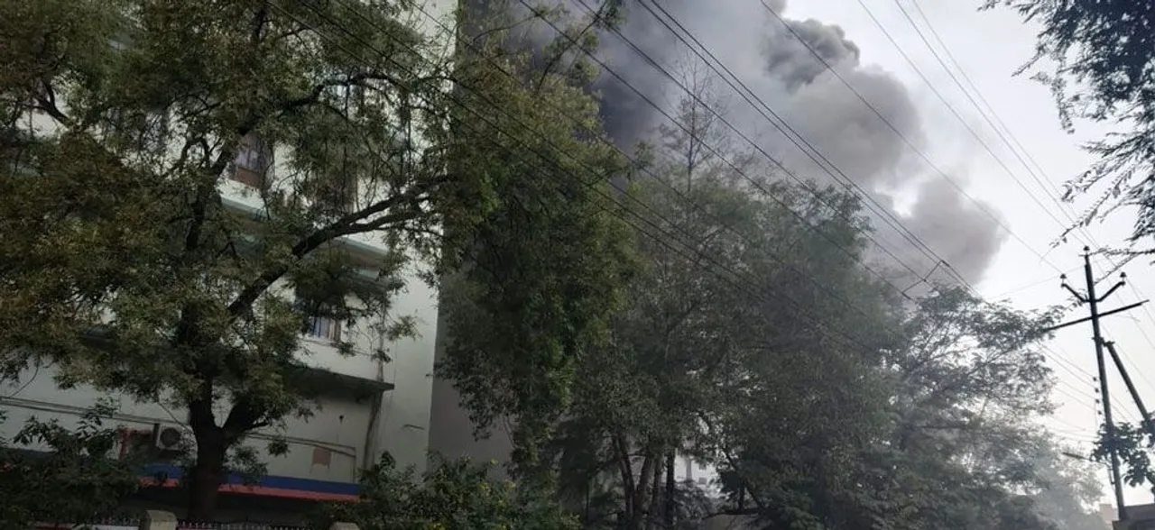 Nagpur: Massive fire erupts at under-construction building near Kingsway Hospital, 2 critically injured