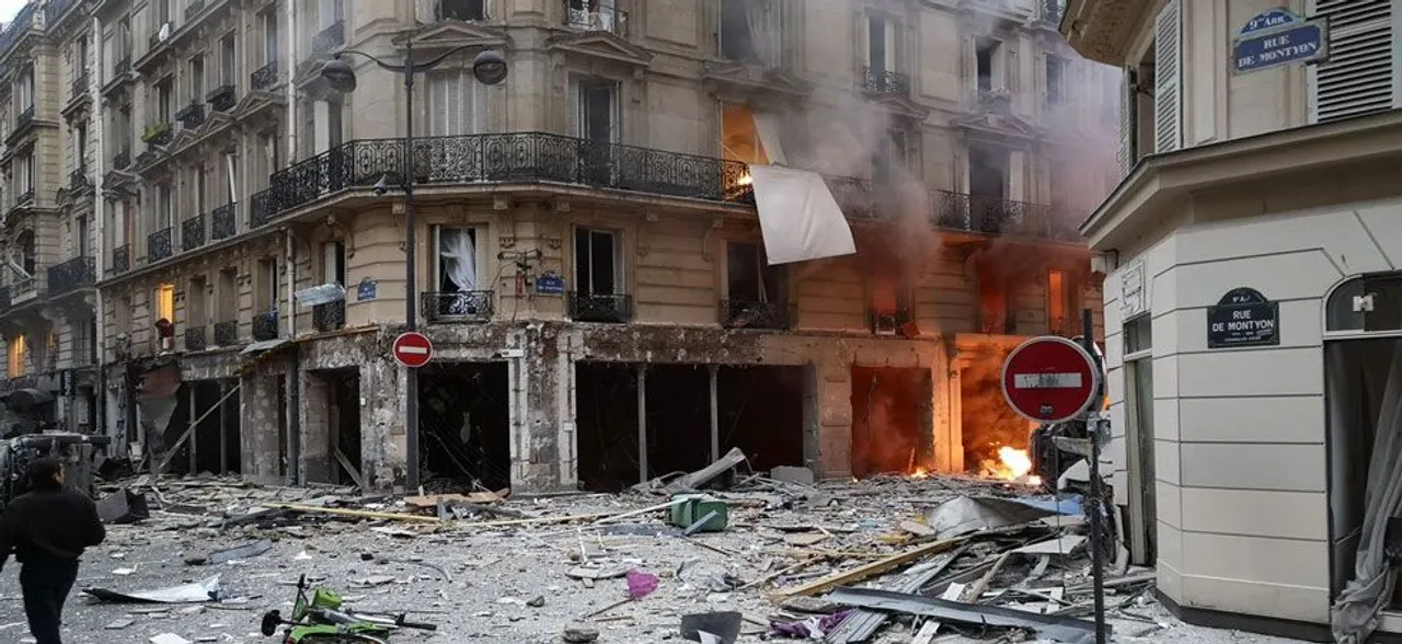 4 dead, several injured in massive explosion at central Paris