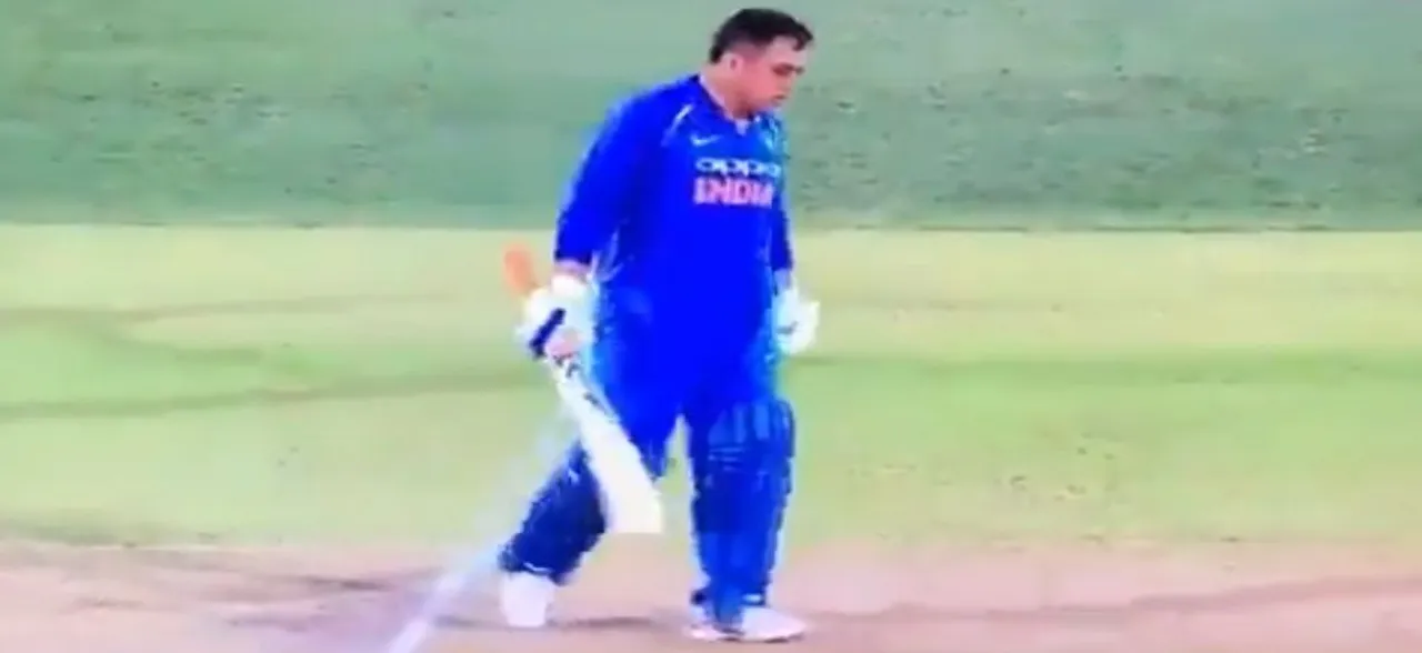 MS Dhoniâ€™s short-run missed by umpires during Adelaide ODI, watch here