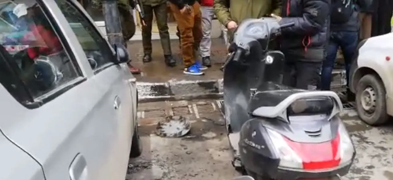Grenade attack at Srinagar's Lal Chowk, security personnel among injured, several vehicles damaged