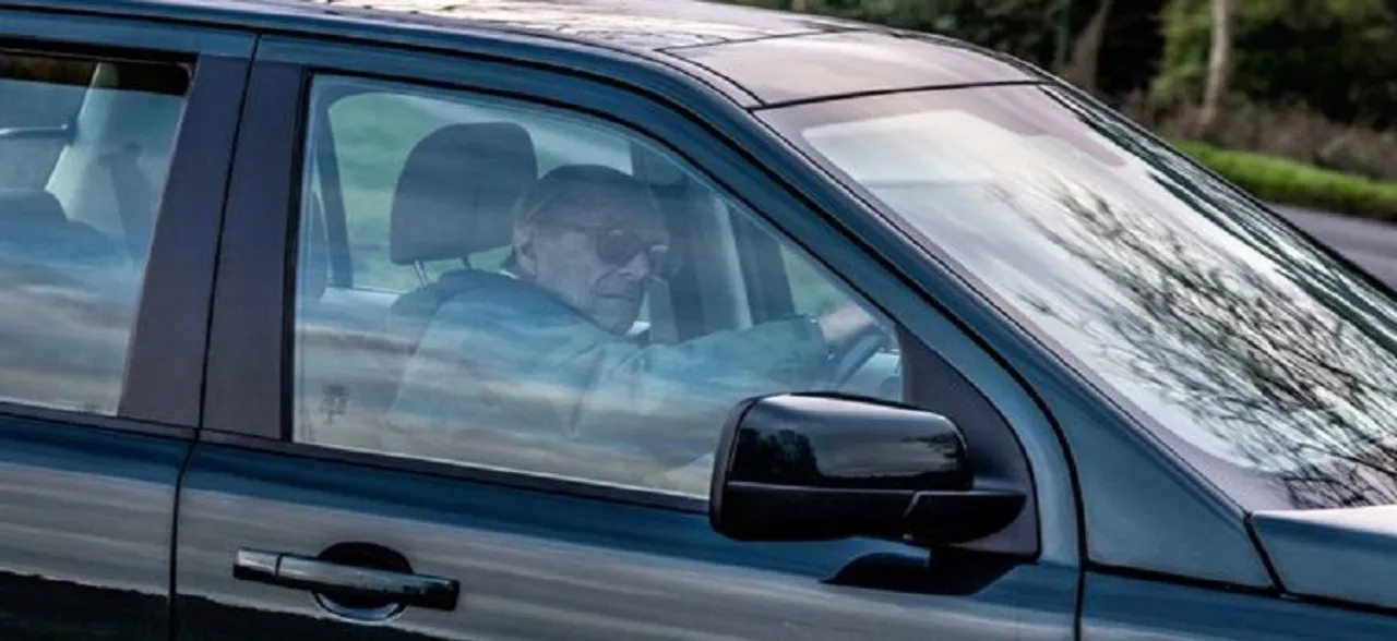 Prince Philip spotted driving without seat belts just two days after crash
