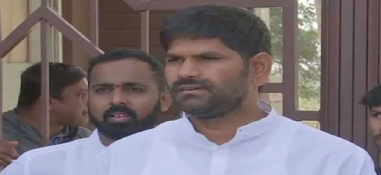 Congress suspends Karnataka MLA JN Ganesh for assaulting another party MLA Anand Singh