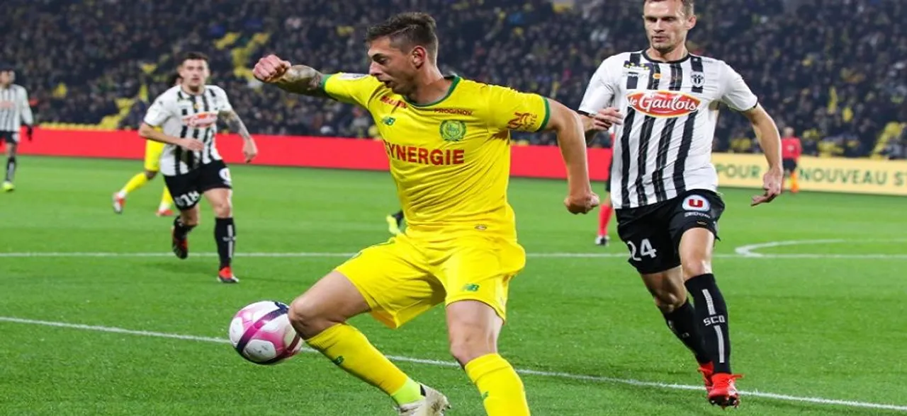 Argentina striker Emiliano Salaâ€™s plane goes missing over English Channel 