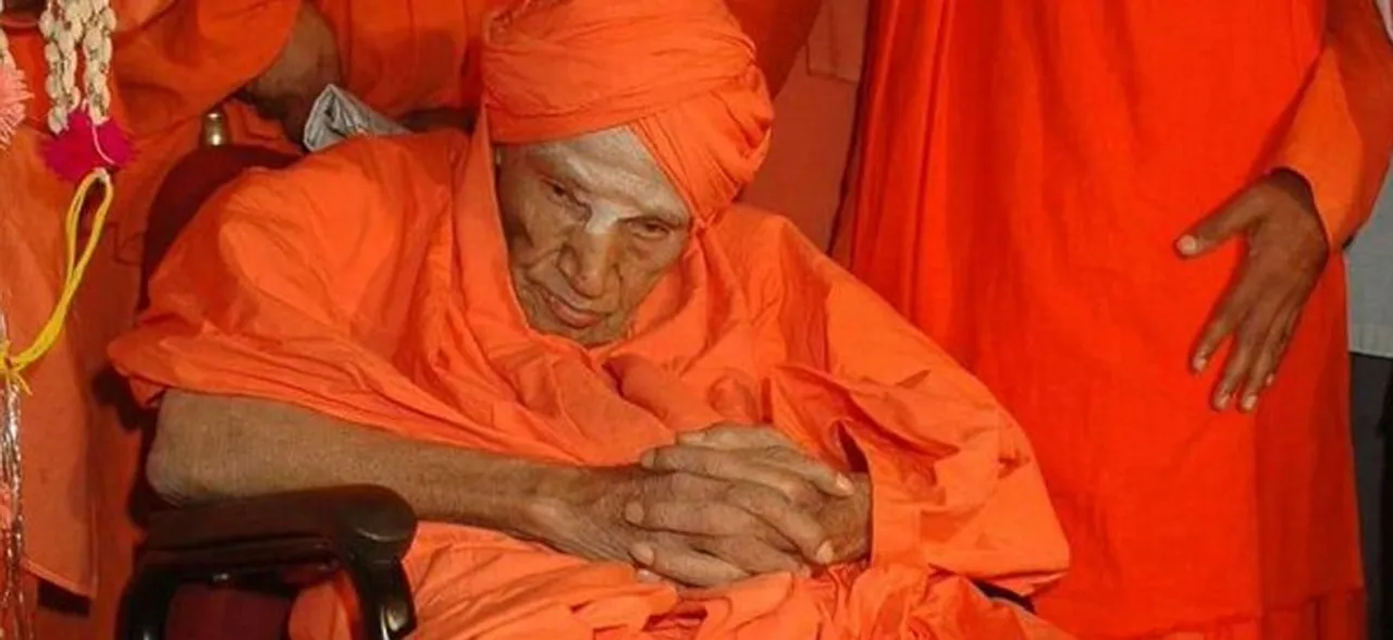 Amid statewide mourning, lakhs bid tearful adieu to 'Walking God' Shivakumara Swami