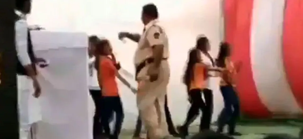 Constable showers currency notes on schoolgirls, suspended 