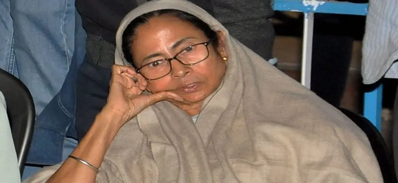 Mamata vs CBI: West Bengal Chief Minister to continue her dharna overnight, calls PM Modi 'mad'
