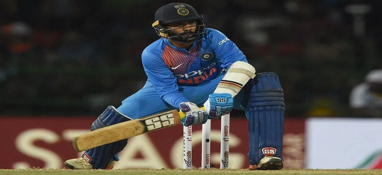 Dinesh Karthik refusing a single in last over leads to social media firestorm
