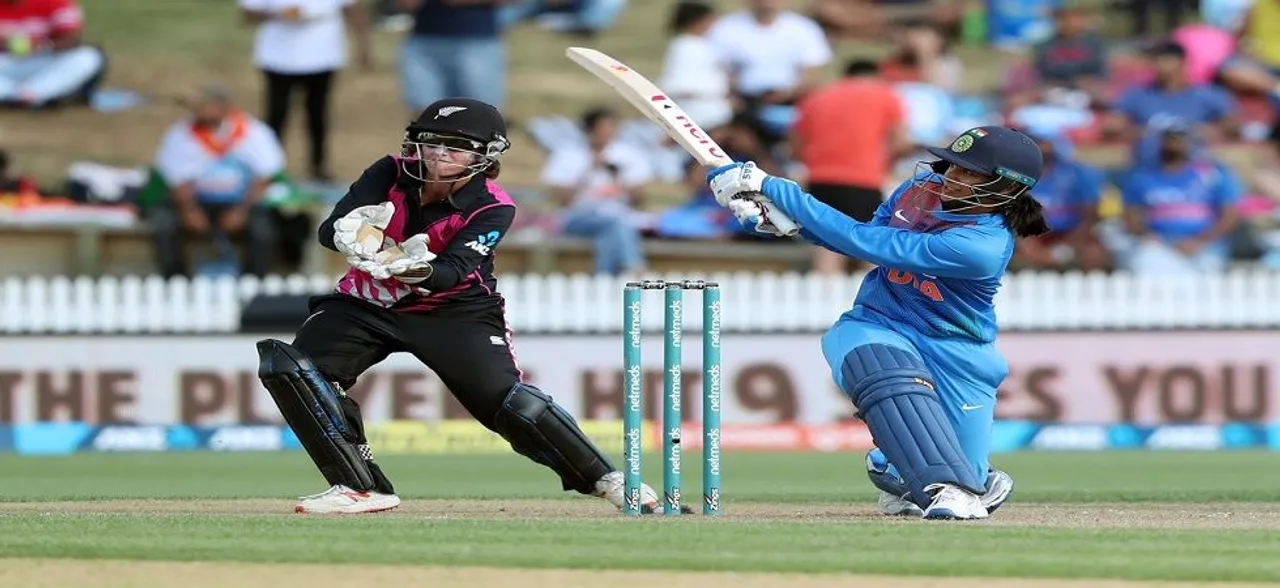Smriti Mandhanaâ€™s 86 in vain, White Ferns beat India to sweep T20I series 3-0