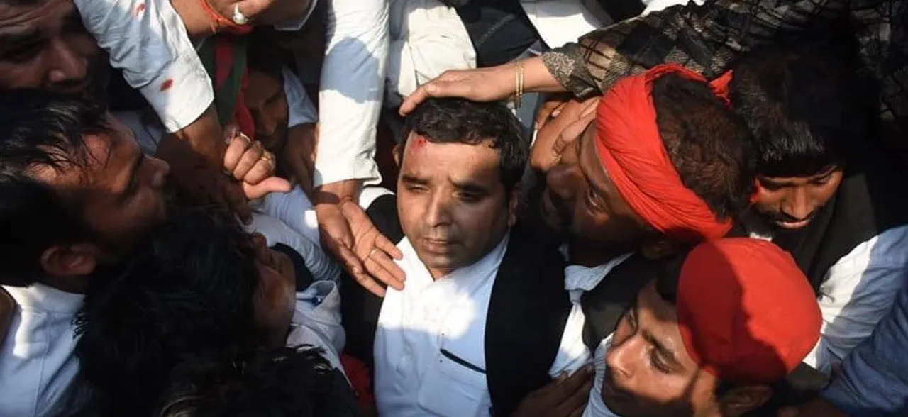 Police cane charge protesting Samajwadi supporters in Prayagraj, MP Dharmendra Yadav injured