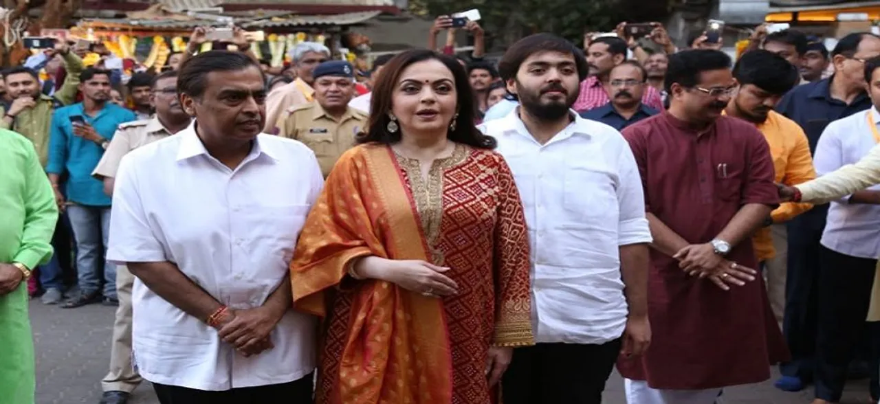 Mukesh Ambani-Nita Ambani offer Akash-Shlokaâ€™s wedding card at Siddhivinayak temple