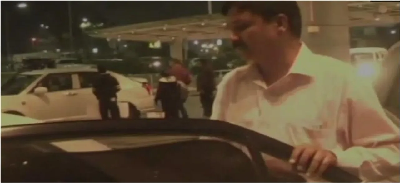 Karnataka: Rebel Congress MLA Ramesh Jarkiholi returns home after prolonged absence