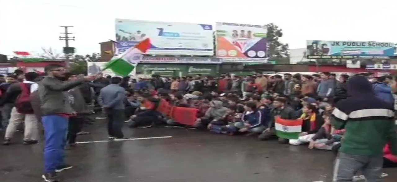 Curfew imposed in parts of Jammu after violent clashes between 2 communities