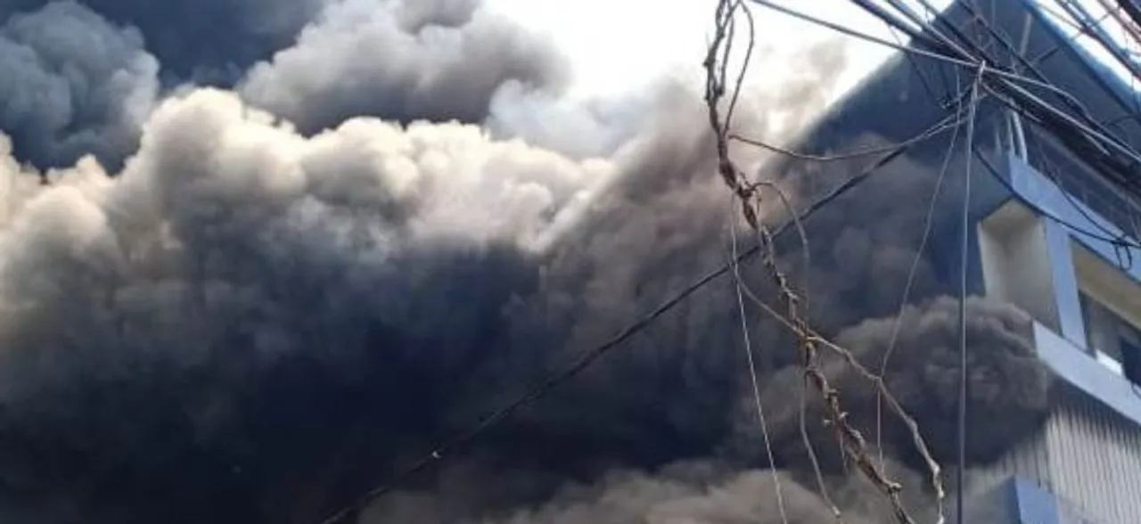 Fire breaks out at warehouse in Keralaâ€™s Ernakulam, fire tenders rushed to spot 
