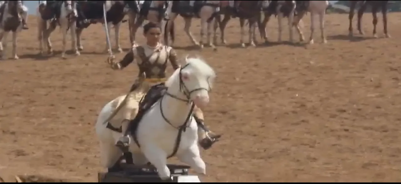 WATCH| Kangana Ranautâ€™s behind-the-scene horse riding skills in Manikarnika doesnâ€™t look very impressive, gets mercilessly trolled