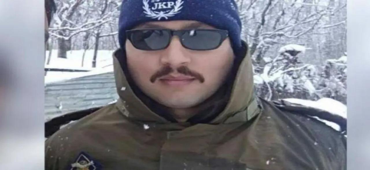 Deputy SP, Army personnel, three Jaish terrorists killed in Kashmir's Kulgam encounter