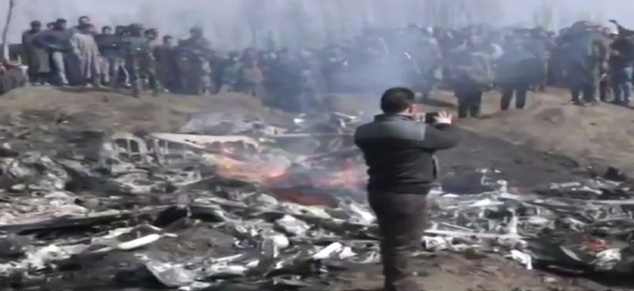 Indian Air Force's Mi-17 chopper crashes in Jammu and Kashmir's Budgam, 2 dead 
