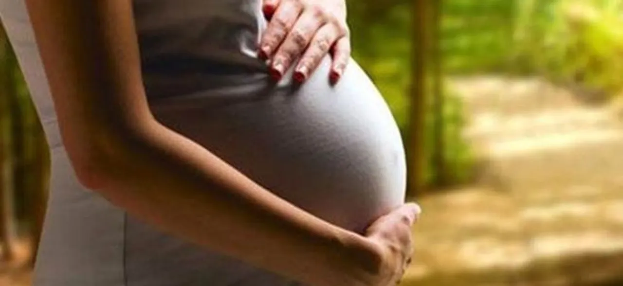 Pay attention! Maternal delivery complications more likely during night, weekends