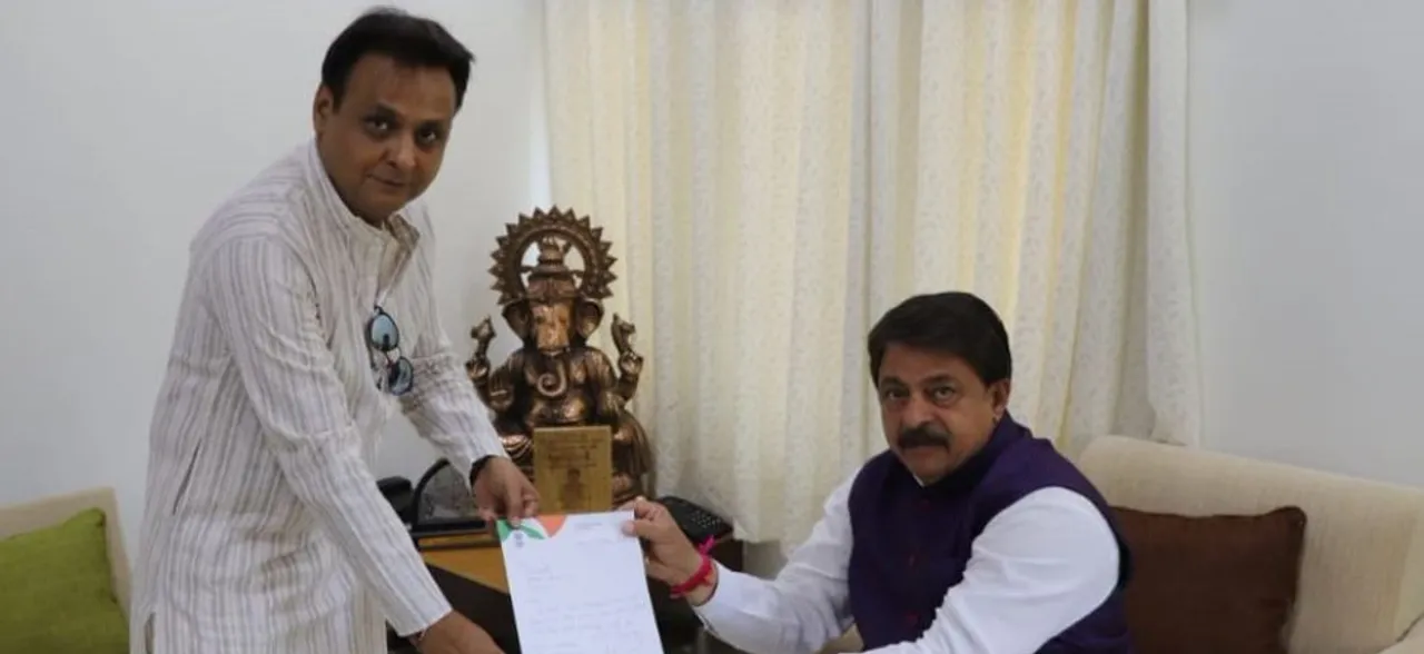 Congress leader Jawaharbhai Chavda quits as MLA, likely to join BJP