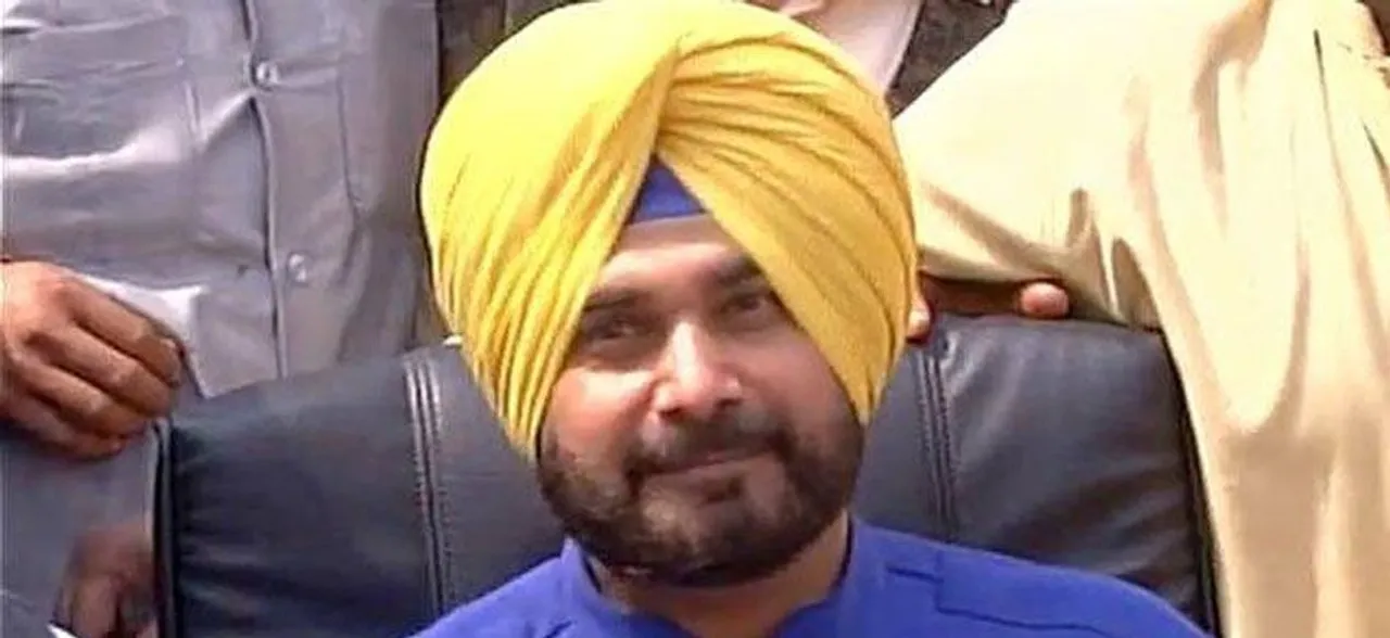 â€˜Shown me my place,â€™ says Navjot Singh Sidhu ignored at Rahul Gandhiâ€™s Moga rally