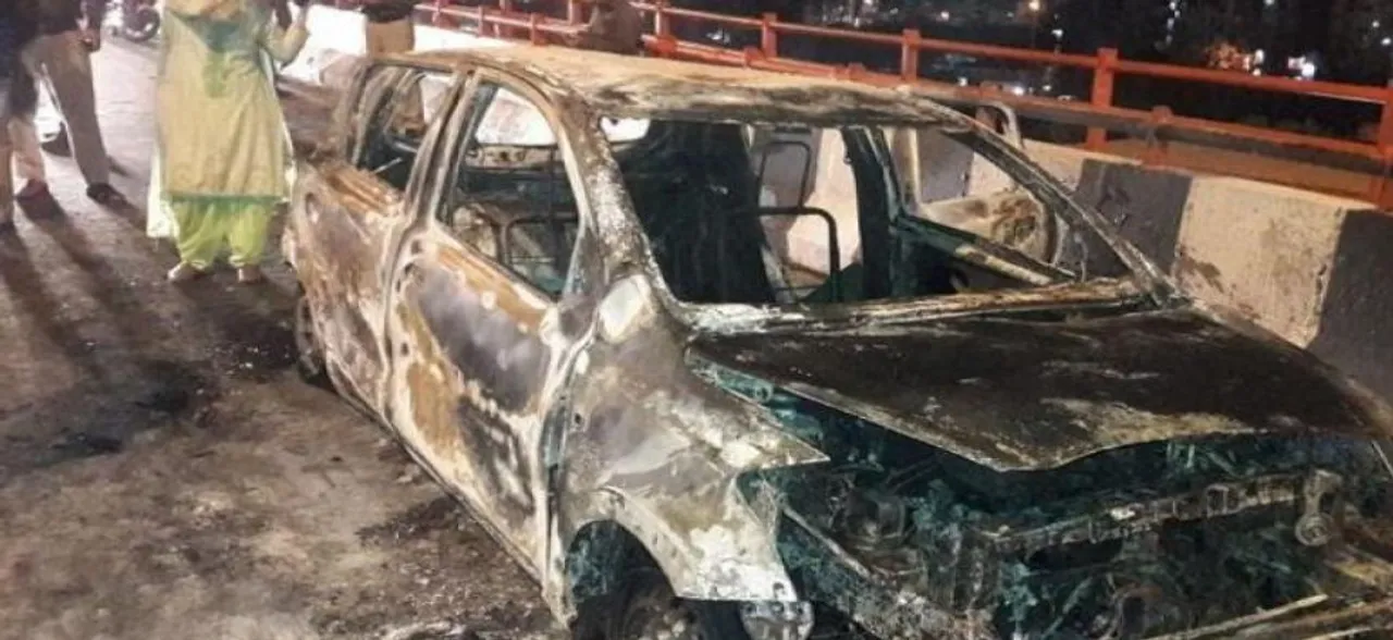 Delhi woman burnt alive in car with 2 minor daughters, family accuses husband