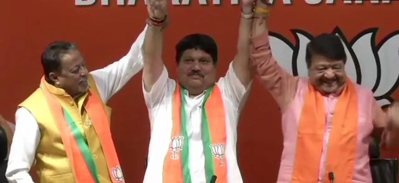 Mamata Banerjee fails to stop MLAs' exodus, Trinamool's Arjun Singh joins BJP 