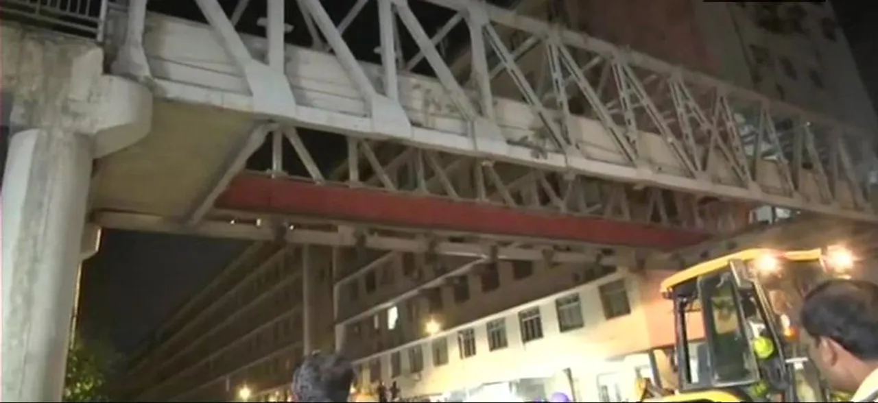 PM Modi, Rahul Gandhi, others express grief over Mumbai foot overbridge collapse