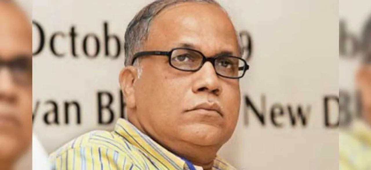 Former Goa CM Digambar Kamat leaves for Delhi amid rumours of joining BJP