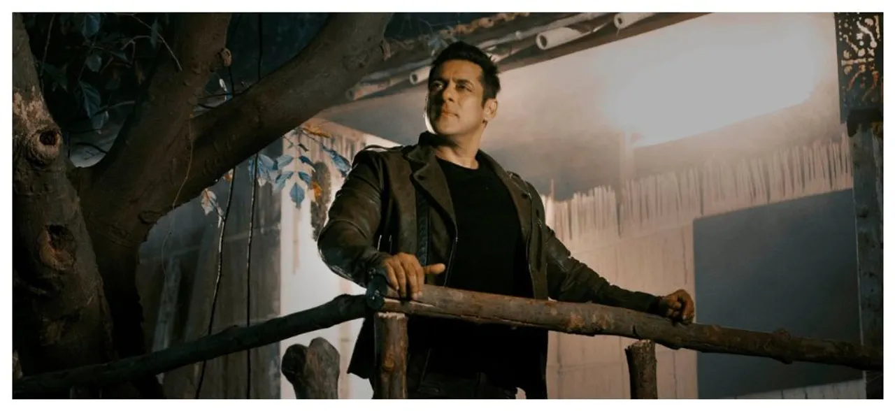 WATCH | Salman Khanâ€™s romantic number â€˜Main Taareâ€™ for Notebook finally out!
