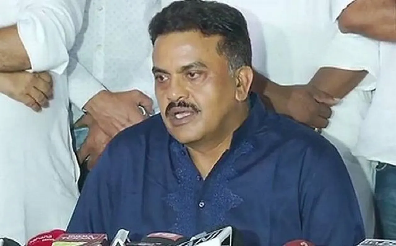 Sanjay Nirupam questions 'hurried' swearing-in of new Goa chief minister after Parrikar's death