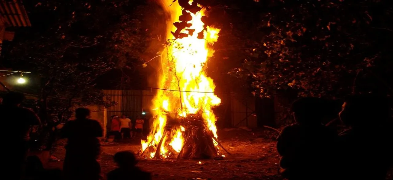 Holika Dahan 2019: Legend of Prahlad, rituals, auspicious timings of holy bonfire
