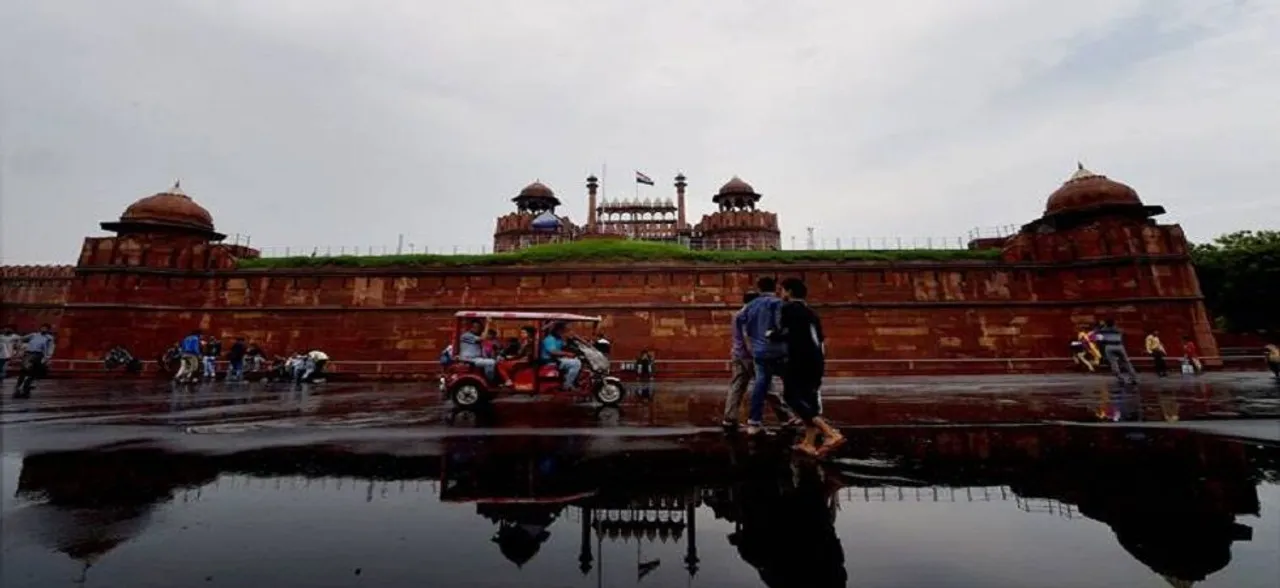 Pulwama attack mastermind's close aide Sajjad Khan arrested from Red Fort area 
