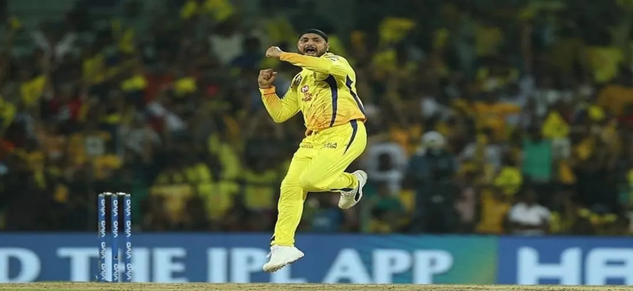 Batsmen should struggle once in a while: Harbhajan Singh