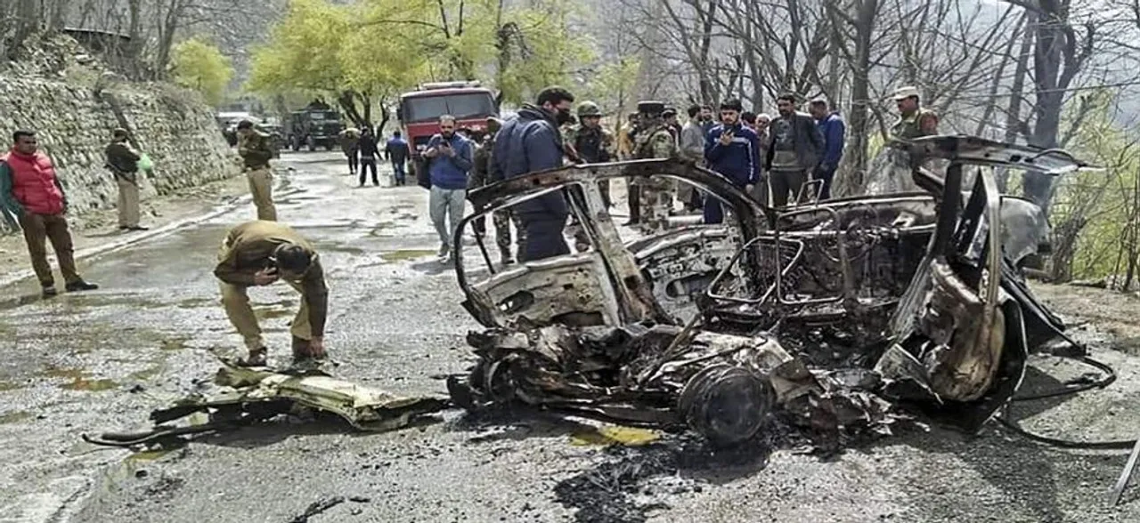 Gelatine sticks and urea used in blast near CRPF convoy in Banihal, search operation underway